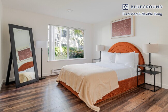 900 Pepper Tree Ln Santa Clara, CA 95051 photo 2