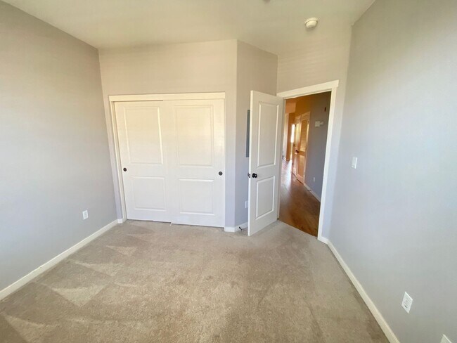 Charming townhome close to downtown Livermore photo 3