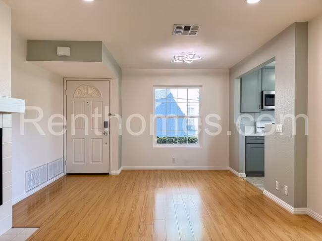 10750 Aderman Ave San Diego, CA 92126 photo 4