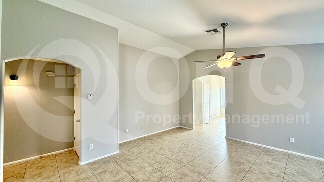 1045 E Nardini St San Tan Valley, AZ 85140 photo 3