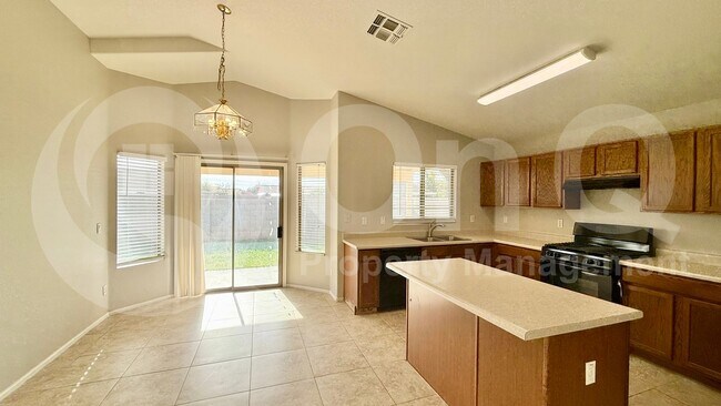 1045 E Nardini St San Tan Valley, AZ 85140 photo 4