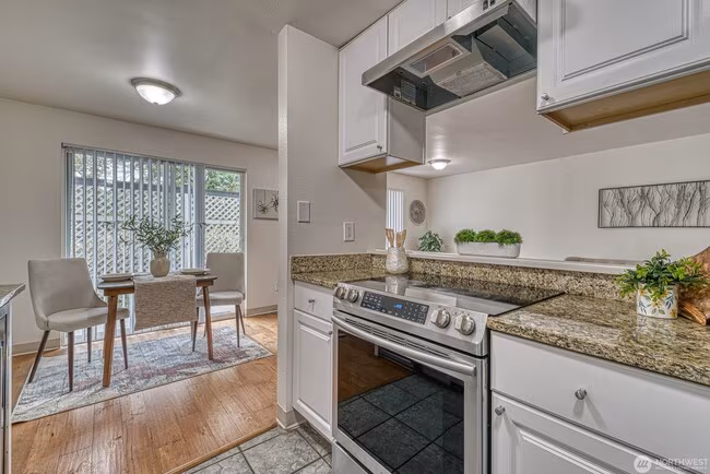 762 Hayes St Seattle, WA 98109 photo 2