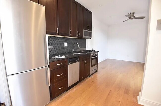 373 S 4th St Brooklyn, NY 11211 photo 2