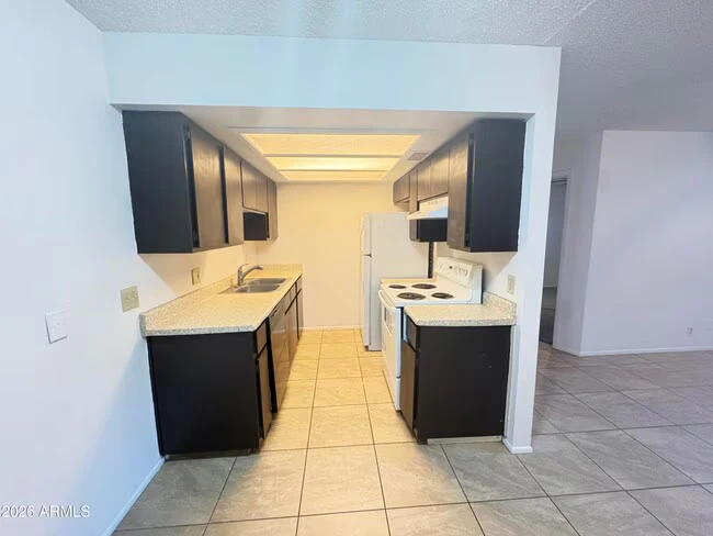 2931 E Beck Ln Phoenix, AZ 85032 photo 3