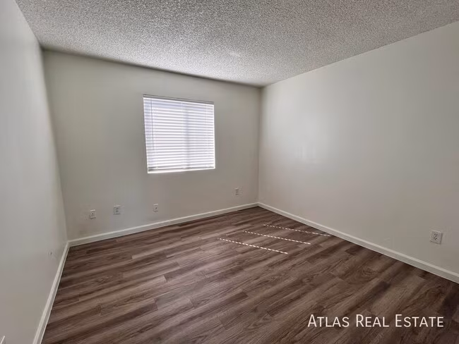 645 W Rio Salado Pkwy Bldg D photo 4