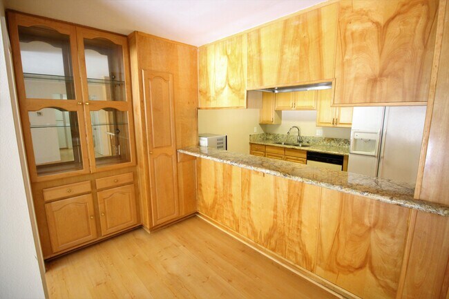 6780 Friars Rd San Diego, CA 92108 photo 3