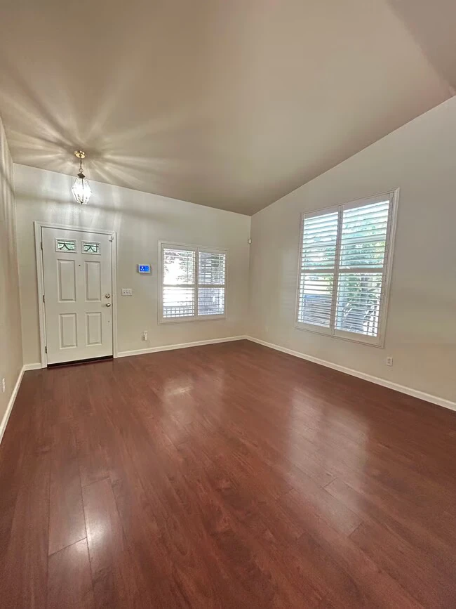 2412 Hooftrail Way Antioch, CA 94531 photo 3