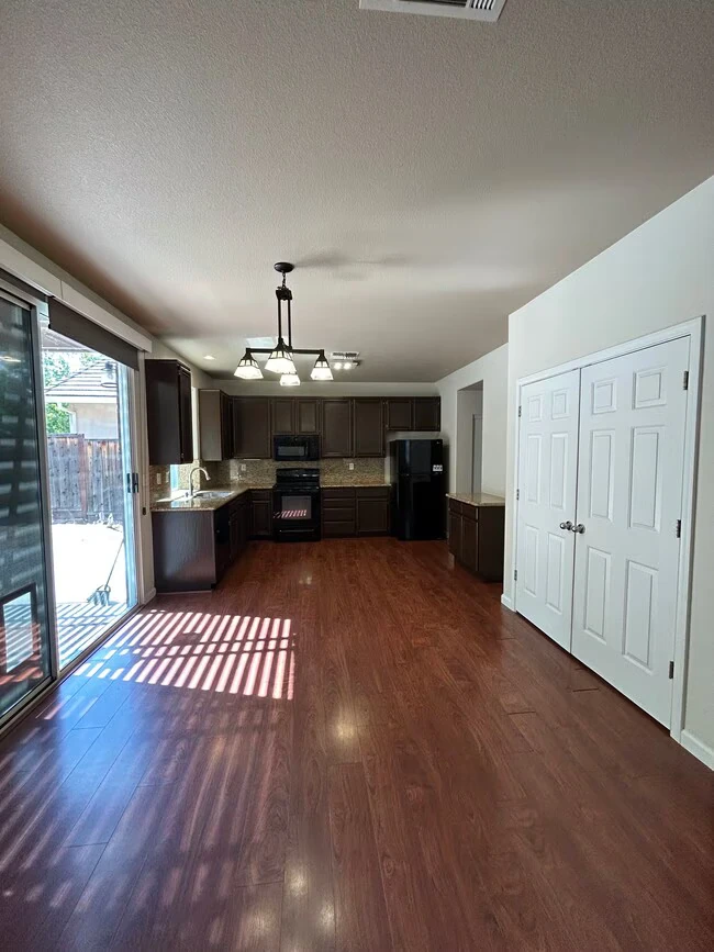 2412 Hooftrail Way Antioch, CA 94531 photo 5