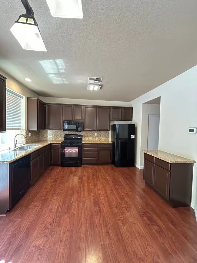2412 Hooftrail Way Antioch, CA 94531 photo 4