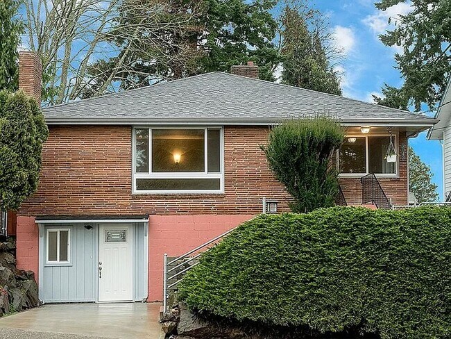 Classic Fauntleroy Home on a Spacious Lot Available 12/1 photo 2