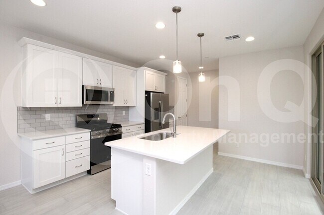 2922 North Clanton Street, Buckeye, AZ 85396 photo 4