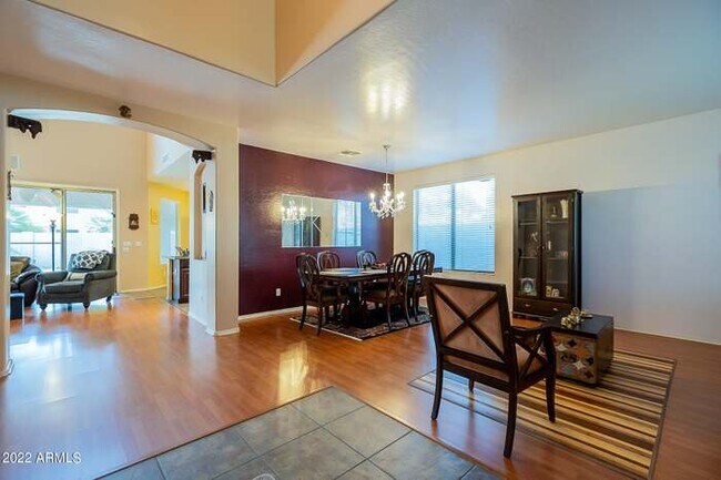 735 W Carob Pl Chandler, AZ 85248 photo 3