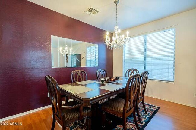 735 W Carob Pl Chandler, AZ 85248 photo 2