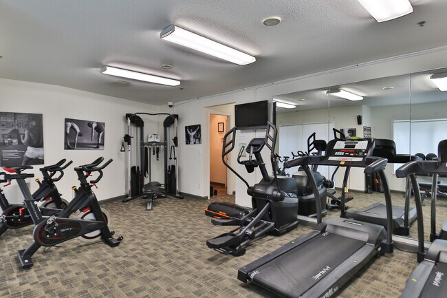 Charbonneau Apartments photo 5