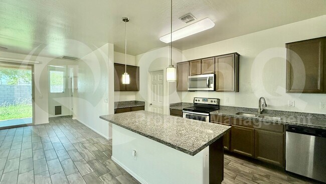 8924 N 102nd Ln Peoria, AZ 85345 photo 5