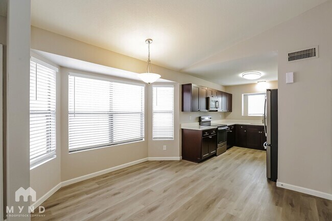 1 Bedroom Condo photo 3