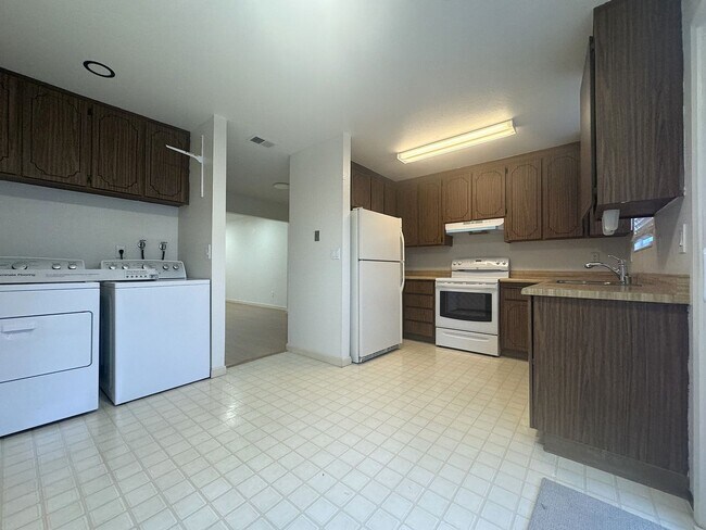 1805 Chinquapin Court, Concord, CA 94519 photo 4