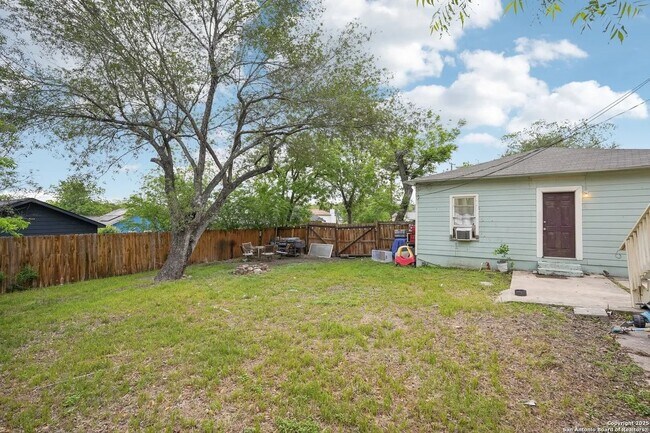 1331 Avant Ave San Antonio, TX 78210 photo 4
