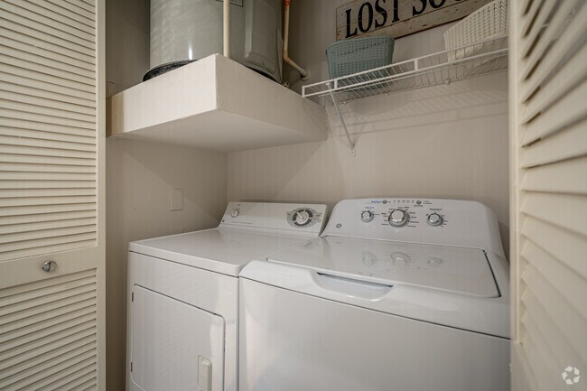 5401 Glenmont Drive, Houston, TX 77081 photo 2