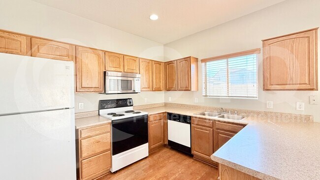 5173 West Shaw Butte Drive, Glendale, AZ 85304 photo 3