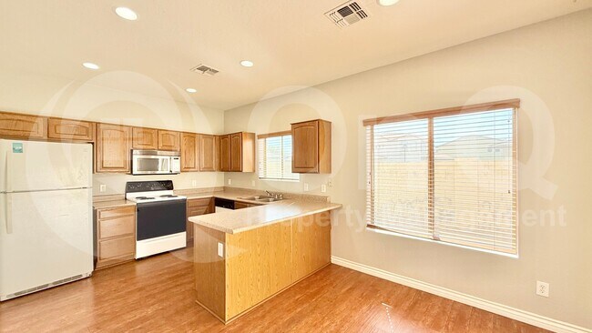 5173 West Shaw Butte Drive, Glendale, AZ 85304 photo 5