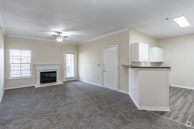 Oaks Riverchase Apartments photo 3