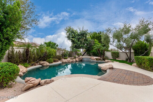 8317 E Feathersong Ln Scottsdale, AZ 85255 photo 5