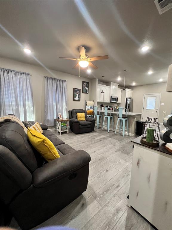 605 Mansfield Rd Cleburne, TX 76031 photo 4