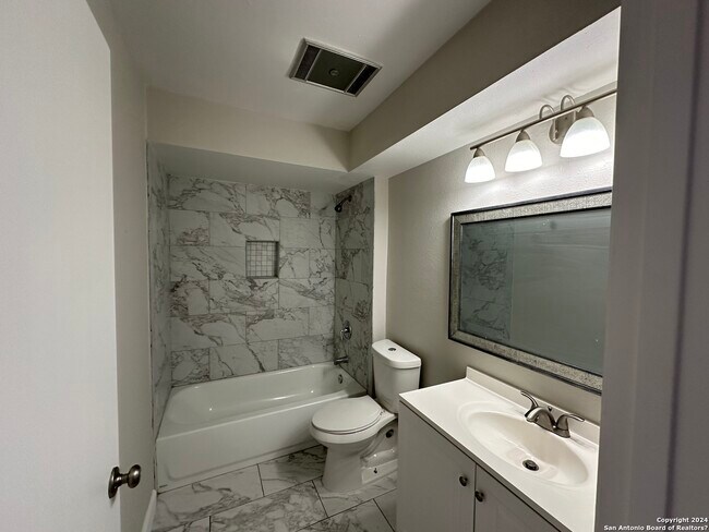 5522 Grand Lake Dr San Antonio, TX 78244 photo 4