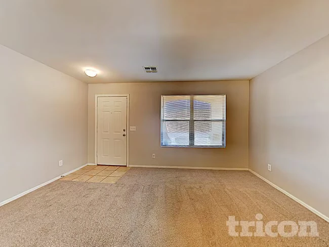 5013 S 24th Ave Phoenix, AZ 85041 photo 4
