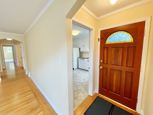 Charming 3BR / 1BA Glen Park Gem is a Must photo 3