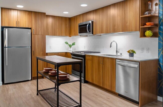 1146 Harrison St Seattle, WA 98109 photo 5