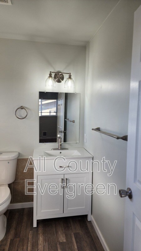 308 Park Ave photo 5