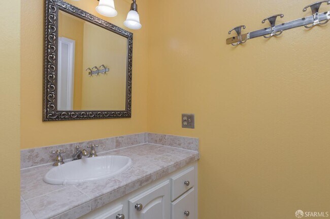 1 Kelton Court, Oakland, CA 94611 photo 4