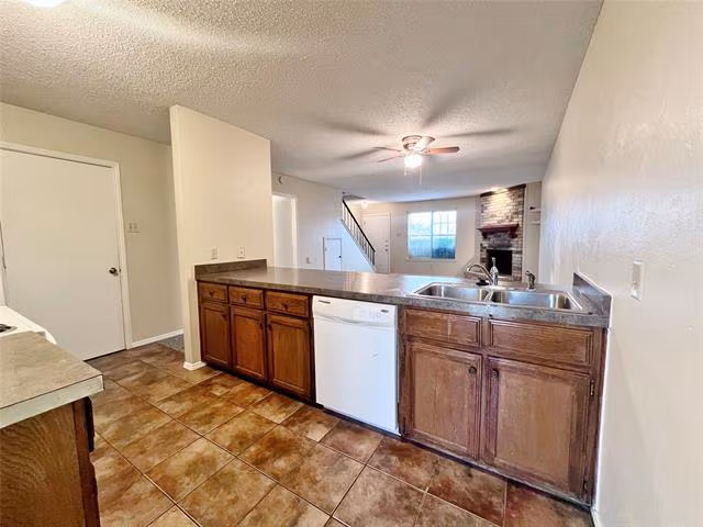 816 Red Bud Drive, Desoto, TX 75115 photo 4
