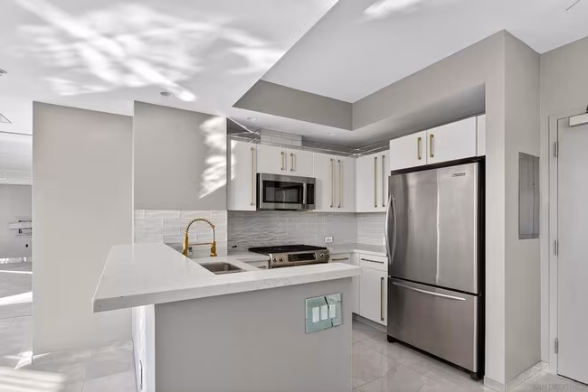 321 Tenth Ave San Diego, CA 92101 photo 3