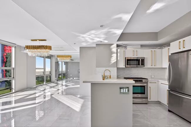 321 Tenth Ave San Diego, CA 92101 photo 4