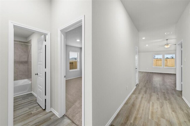 7730 Squall Ln Mont Belvieu, TX 77523 photo 5