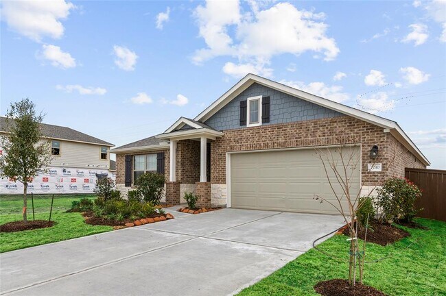 7730 Squall Ln Mont Belvieu, TX 77523 photo 2