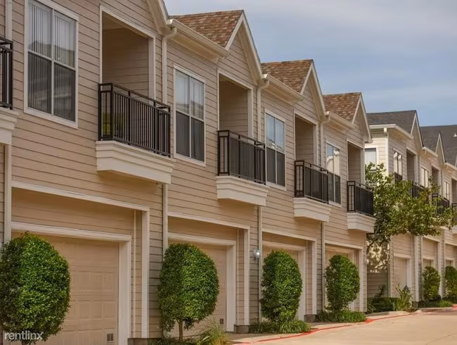 6740 Davidson St The Colony, TX 75056 photo 3