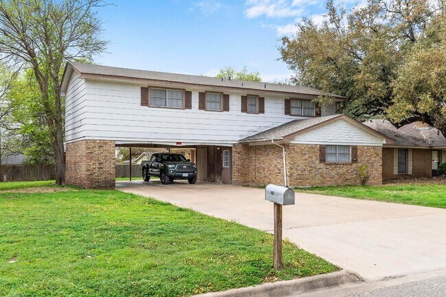 3715 Ivanhoe Dr Temple, TX 76502 photo 2