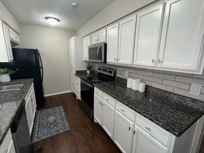 5019 Blanchard Drive, Dallas, TX 75227 photo 2