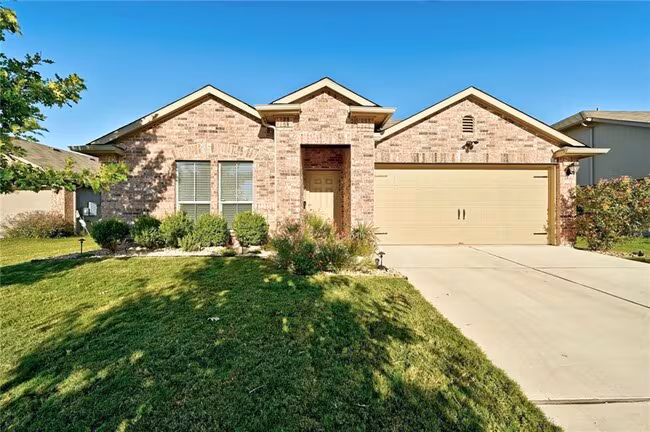 436 Musgrav Kyle, TX 78640 photo 2