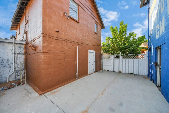 6701 1/2 Irvington Boulevard, Houston, TX 77022 photo 2