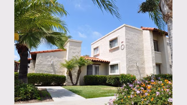 Casa de Palomar Apartments photo 5