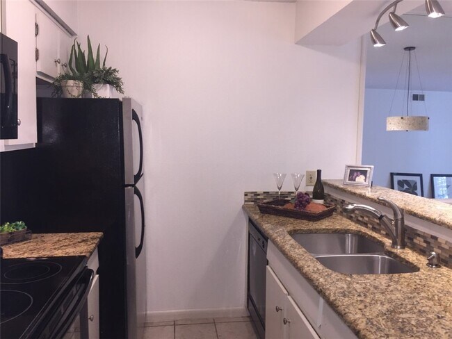 6501 E Hill Dr Austin, TX 78731 photo 3