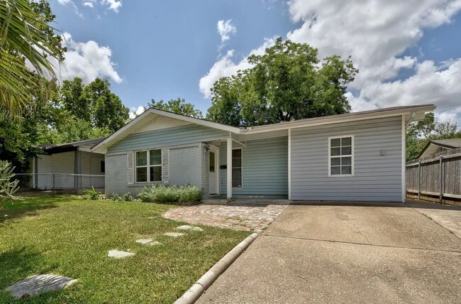129 Coleman St Austin, TX 78704 photo 3
