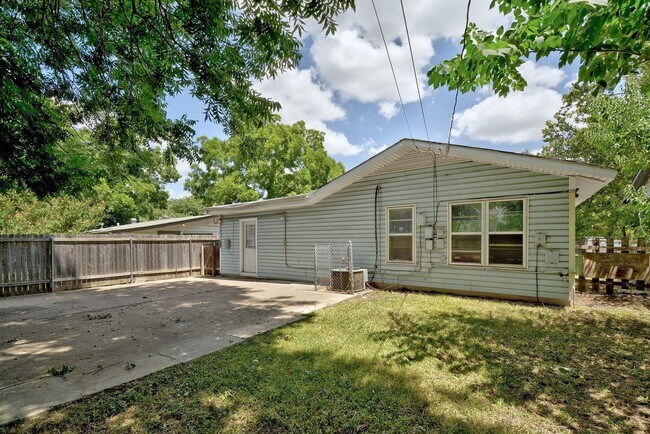 129 Coleman St Austin, TX 78704 photo 5