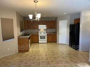 12532 W Myer Ln photo 2