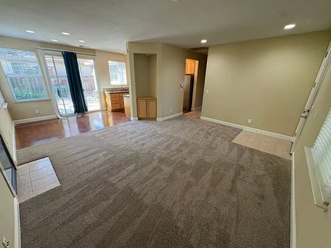 310 W Viento St Mountain House, CA 95391 photo 4